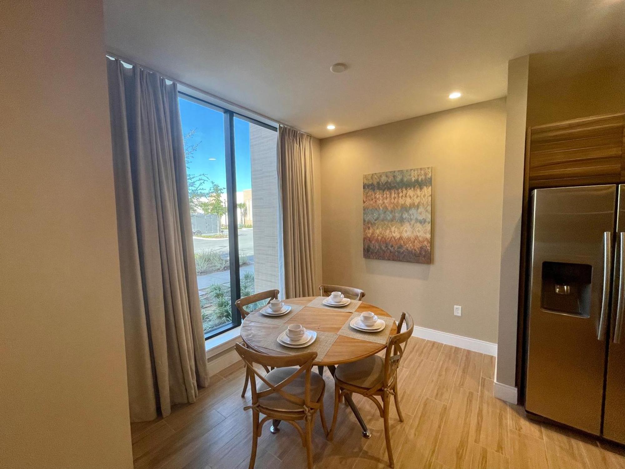 Luxury Home In Orlando With Private Hot Tub - 7 Min From Disney Parks - 3 Bedrooms And 4 Bathrooms! Extérieur photo