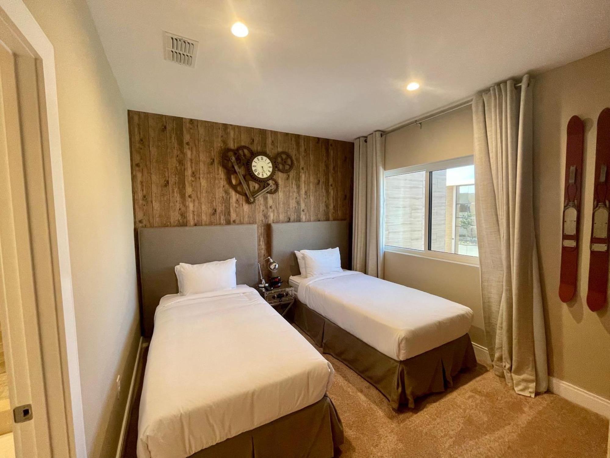 Luxury Home In Orlando With Private Hot Tub - 7 Min From Disney Parks - 3 Bedrooms And 4 Bathrooms! Extérieur photo