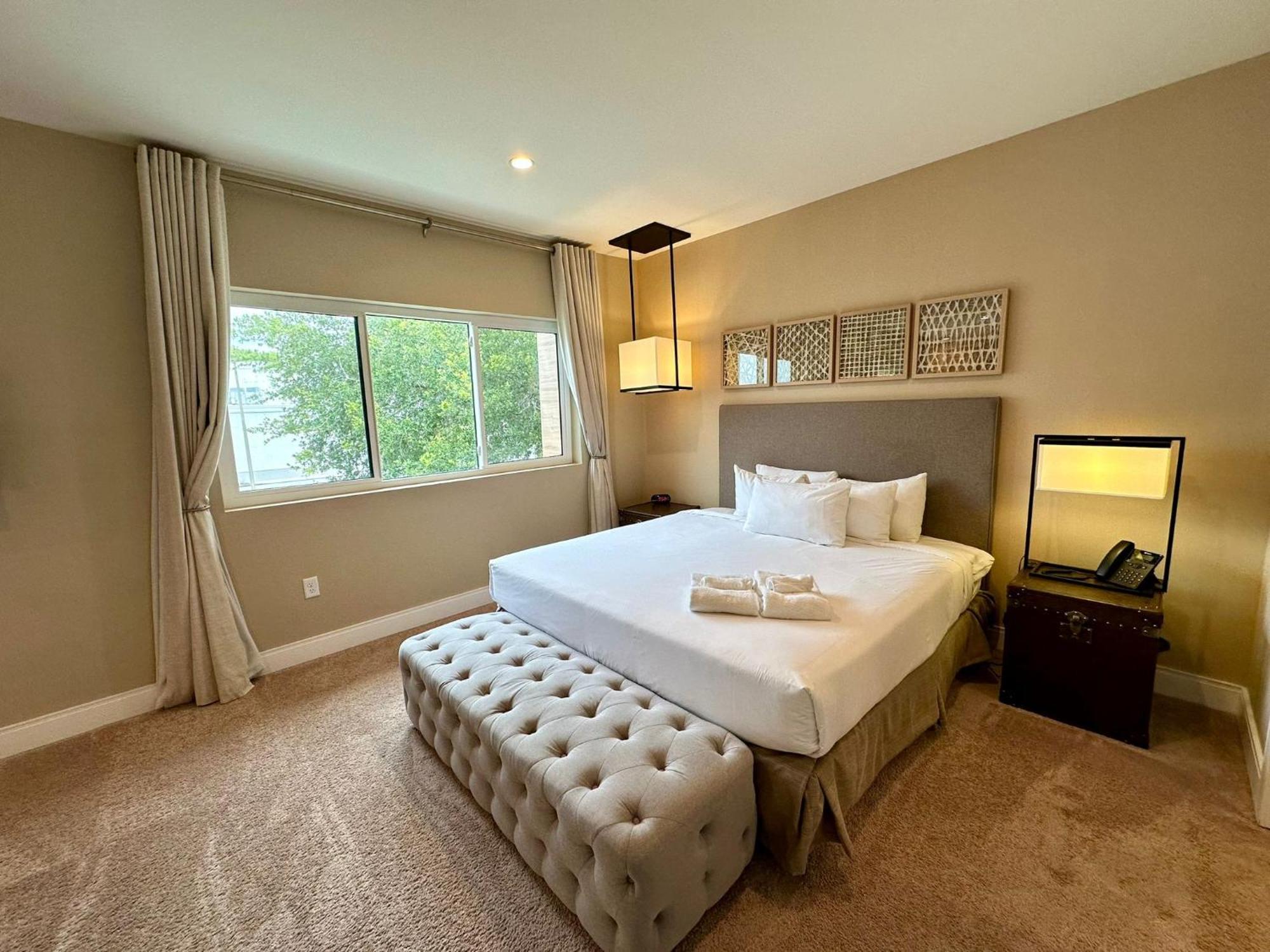Luxury Home In Orlando With Private Hot Tub - 7 Min From Disney Parks - 3 Bedrooms And 4 Bathrooms! Extérieur photo