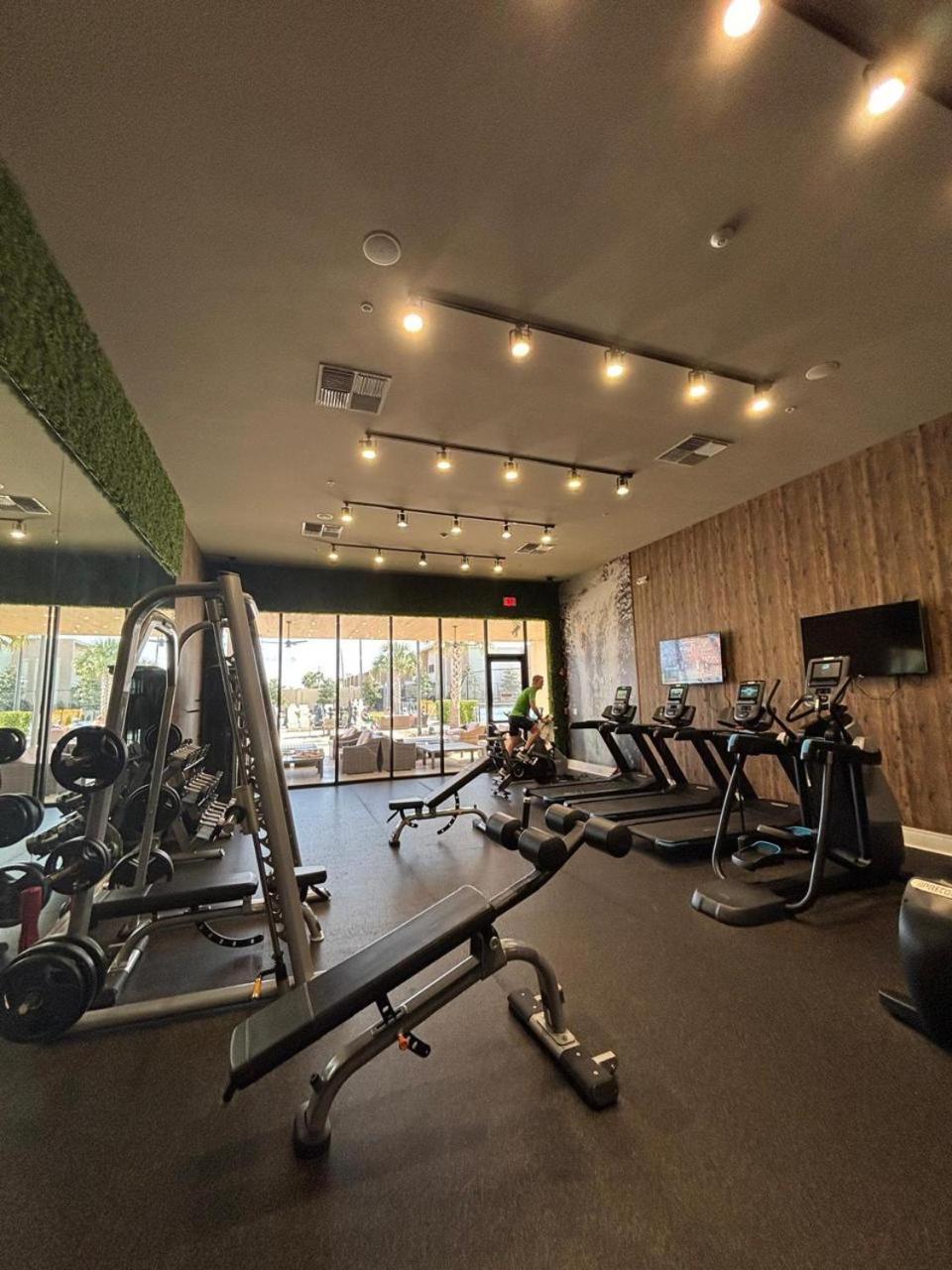 Luxury Home In Orlando With Private Hot Tub - 7 Min From Disney Parks - 3 Bedrooms And 4 Bathrooms! Extérieur photo